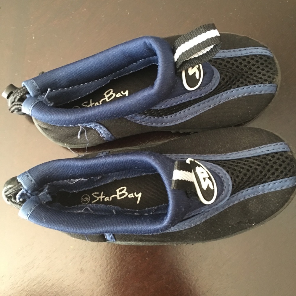 Toddler swim shoes